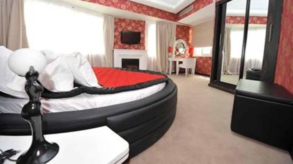 Art Palace And Spa Room