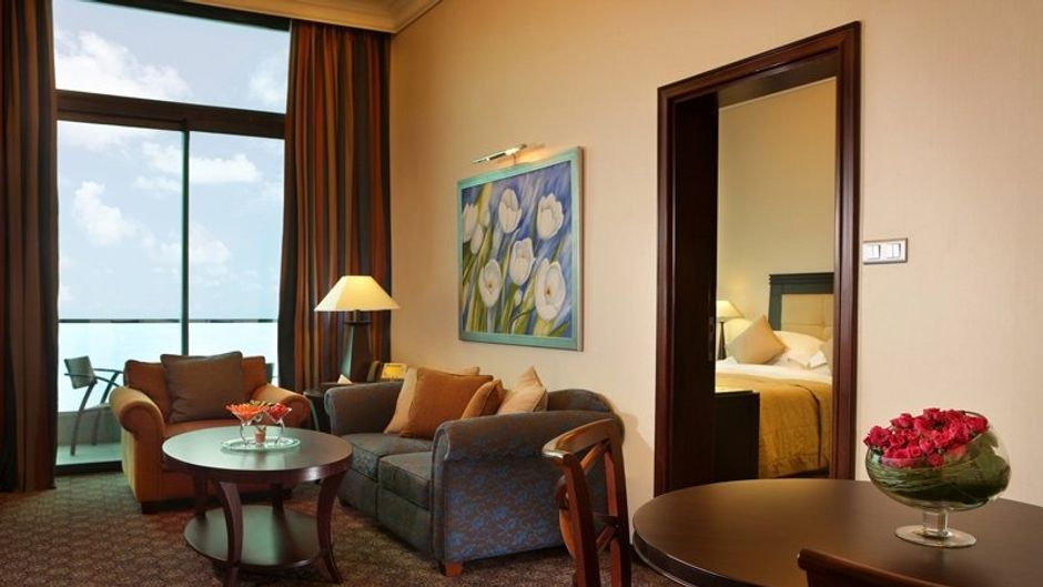 Raouche Arjaan by Rotana Suite