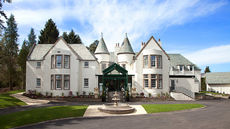 The Cairn Lodge & Hotel