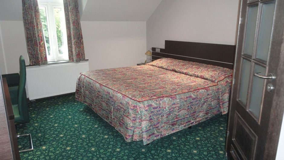 Auberge du Souverain Room