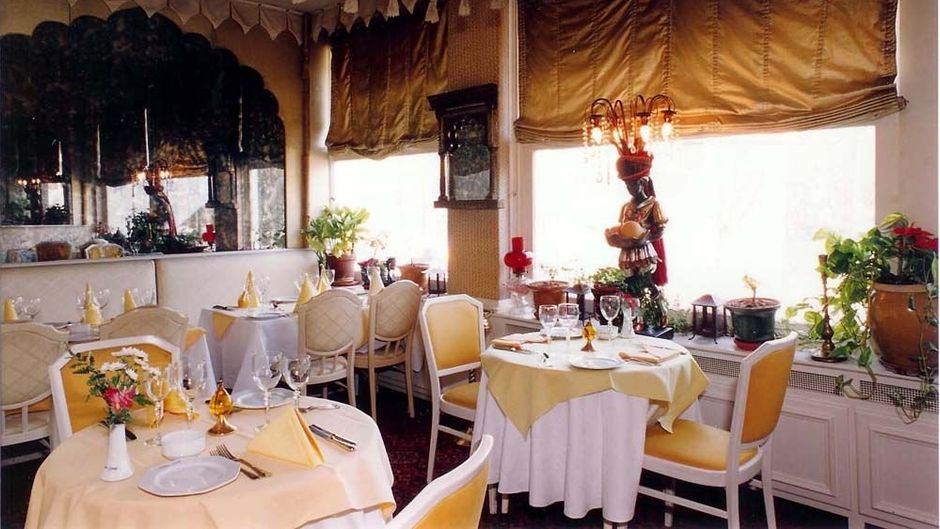 Auberge du Souverain Room