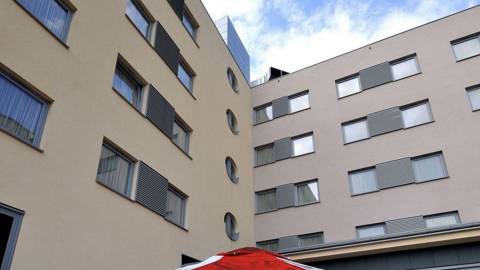 Teczowy Mlyn Hotel Exterior