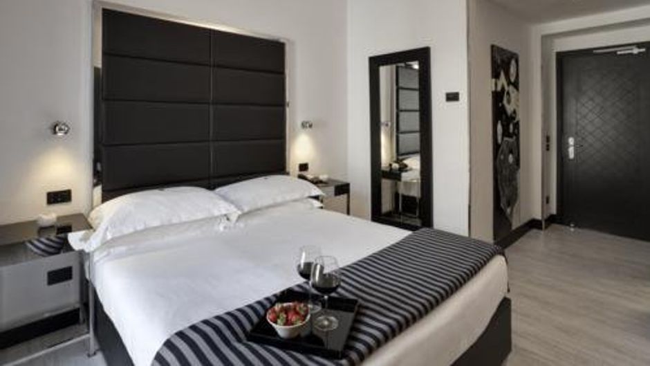 The Hotel Napoleon Room