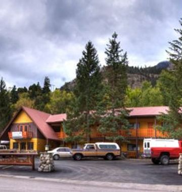 Box Canyon Lodge & Hot Springs