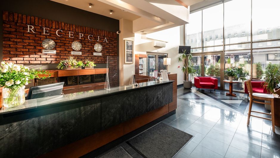Esperanto Hotel Lobby