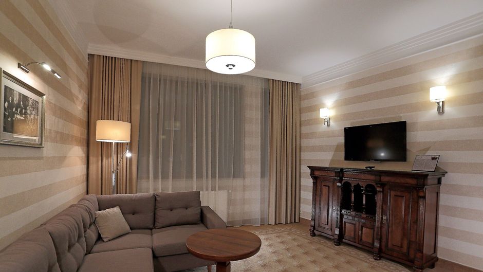 Esperanto Hotel Room