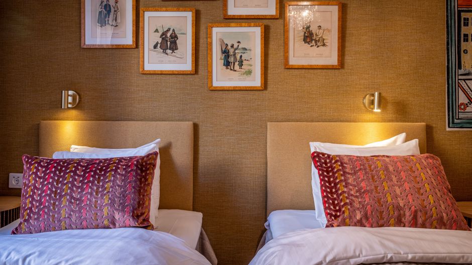 Lady Hamilton Hotel Room