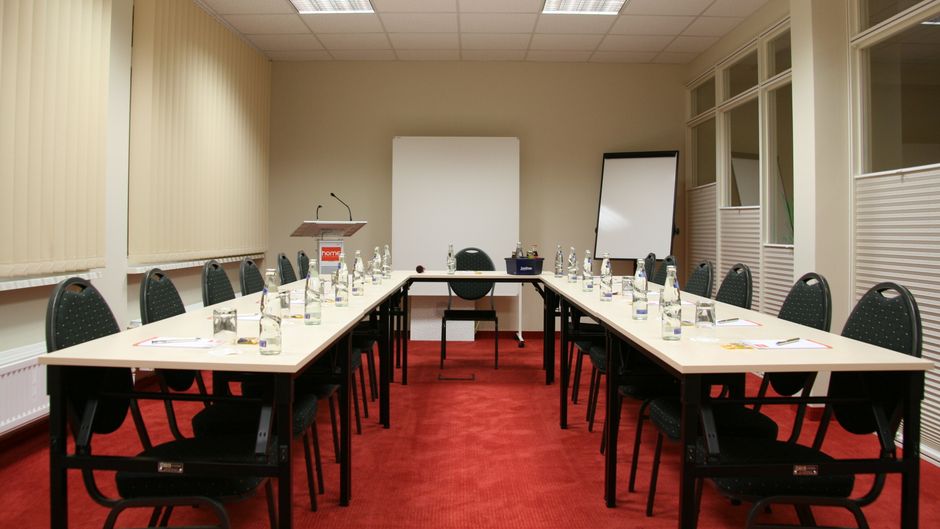 Home Hotel Meeting