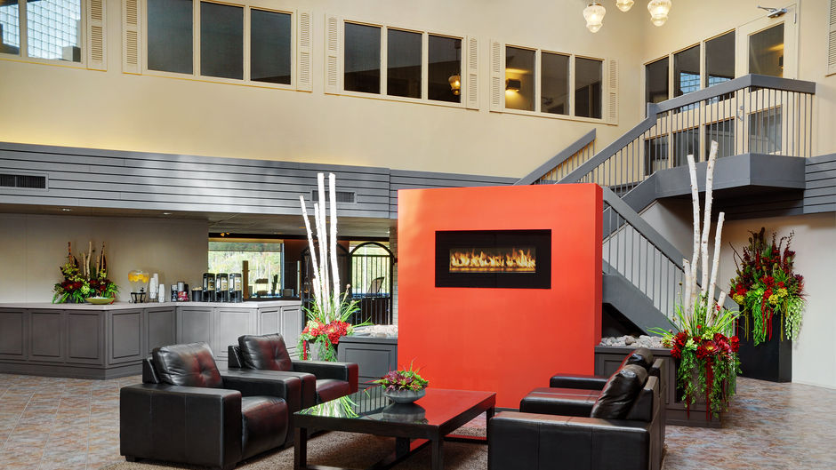 Travelway Inn Lobby