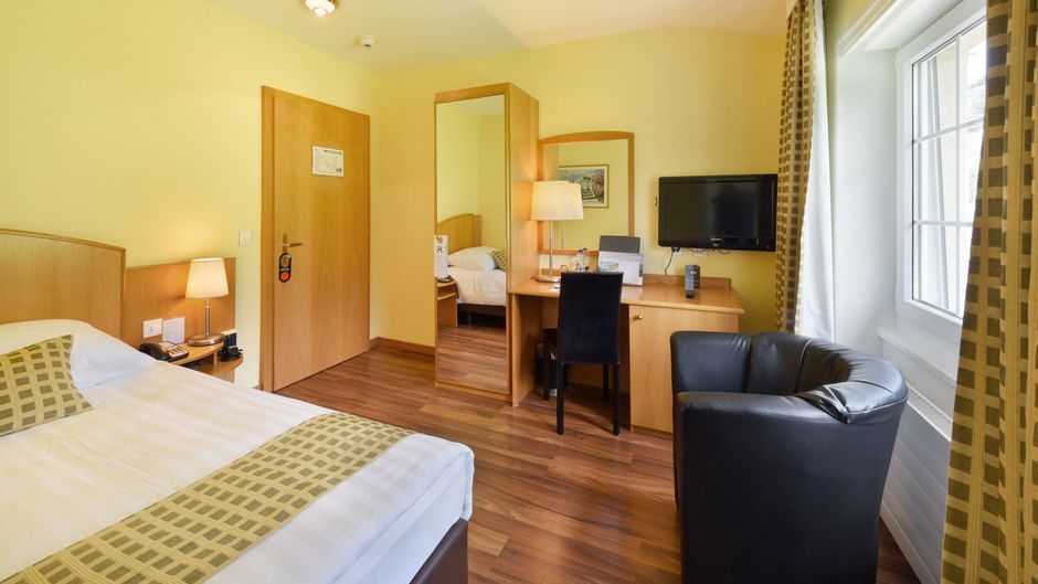 Hotel du Leman Room