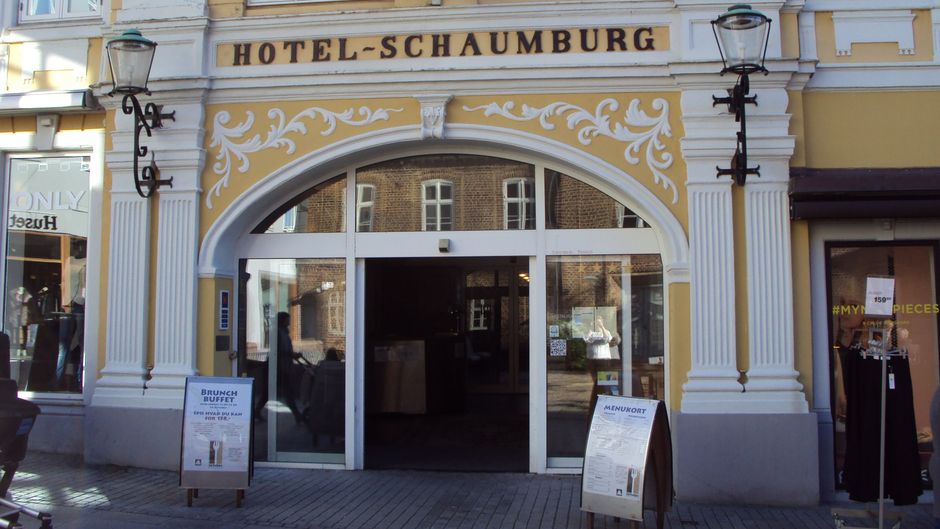 Hotel Schaumburg Exterior