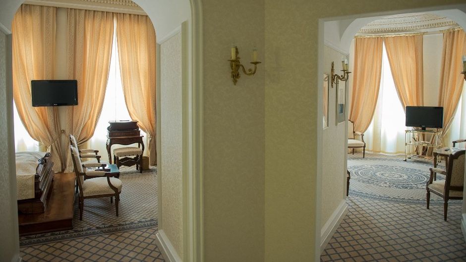 Grand Hotel Continental Room
