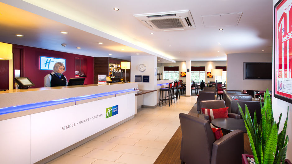 Holiday Inn Express Stoke on Trent Lobby