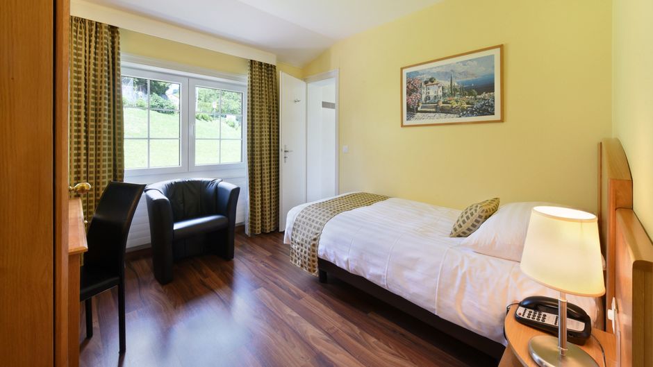 Hotel du Leman Room