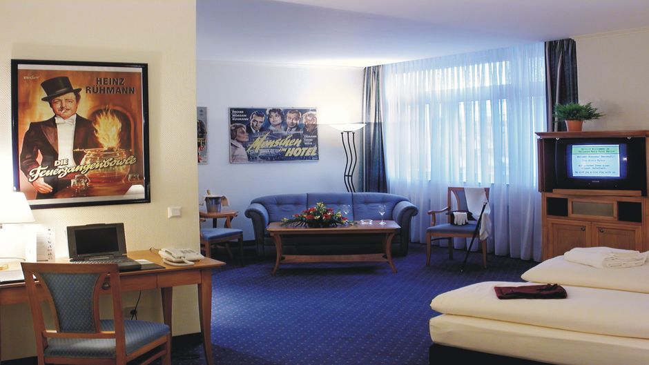 Hollywood Media Hotel Suite