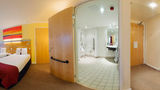 <b>Holiday Inn Express Golders Green Room</b>. Virtual Tours powered by <a href="https://www.leonardoworldwide.com/" title="Leonardo Worldwide" target="_blank">Leonardo</a>.