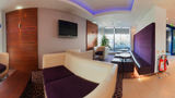 <b>Holiday Inn Express Golders Green Lobby</b>. Virtual Tours powered by <a href="https://www.leonardoworldwide.com/" title="Leonardo Worldwide" target="_blank">Leonardo</a>.