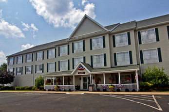 Coshocton Village Inn & Suites