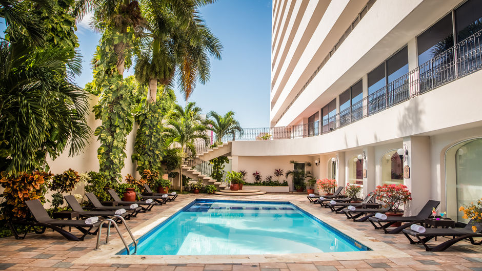 Gamma Merida El Castellano Pool