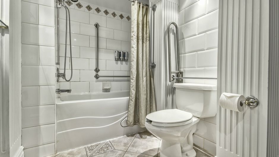 Jaro Hotel Plaza Quebec Room