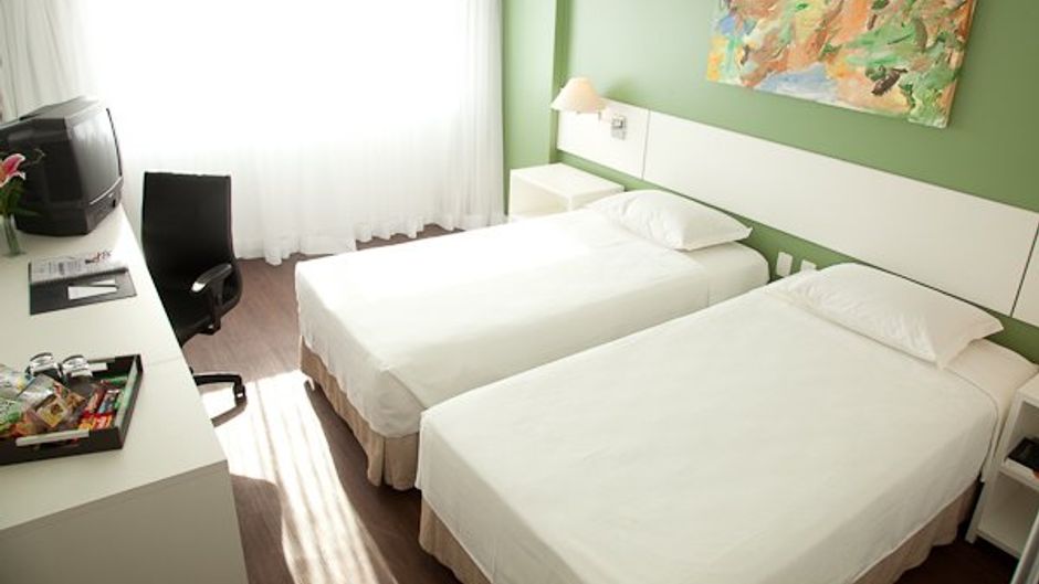 Everest Porto Alegre Hotel Room