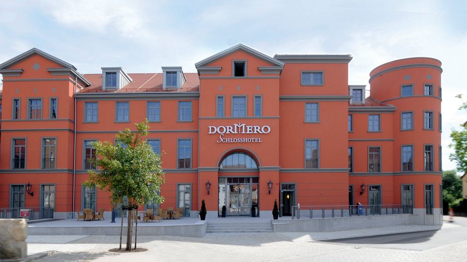 DORMERO Schlosshotel Exterior