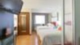 <b>Hotel Indigo Chicago Vernon Hills Room</b>. Virtual Tours powered by <a href="https://www.leonardoworldwide.com/" title="Leonardo Worldwide" target="_blank">Leonardo</a>.
