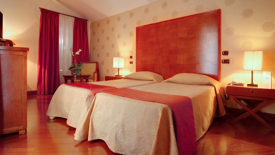 Delle Nazioni Hotel Room