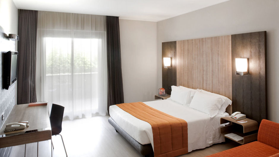 T Hotel Lamezia Room