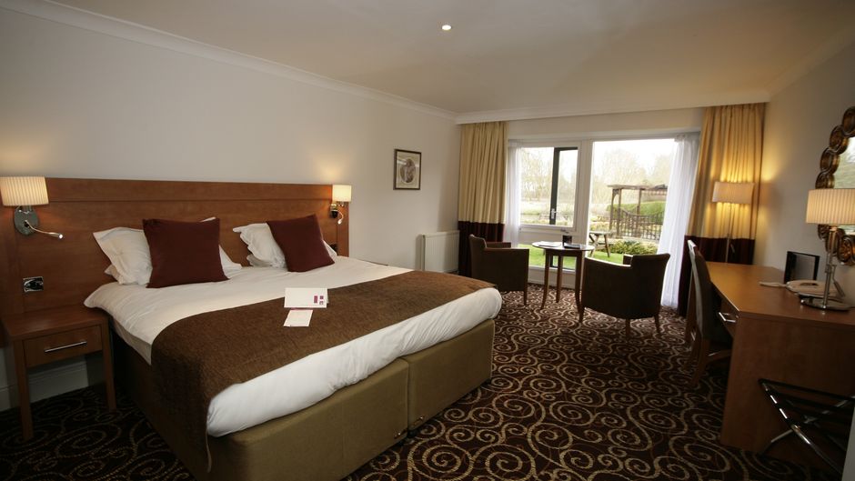 The Legacy Rose and Crown Hotel Room
