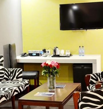 Cloud Hotel & Suites
