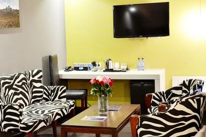 Cloud Hotel & Suites