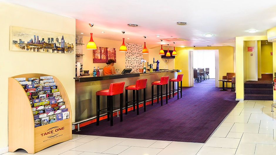 Quality Skyline Hotel Lobby