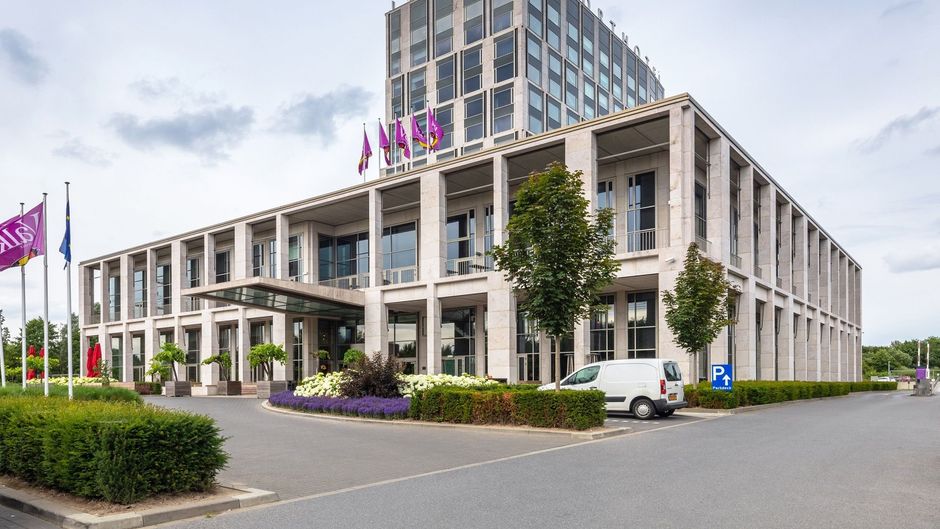 Van der Valk Airporthotel Duesseldorf Exterior