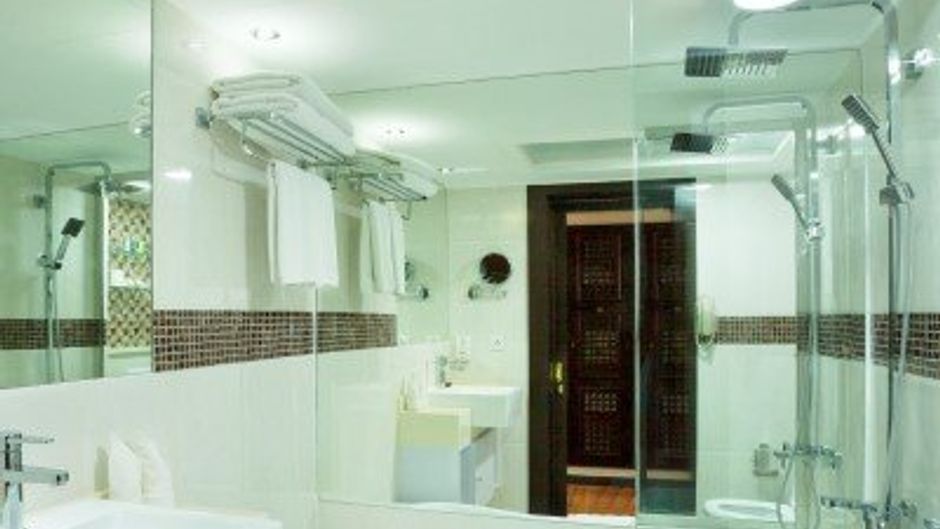 Arabian Courtyard Hotel & Spa Room