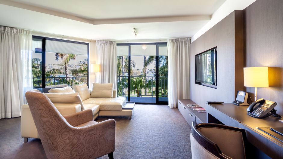 Pier 21 Apartment Hotel Suite