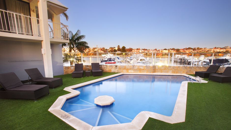 Pier 21 Apartment Hotel Pool