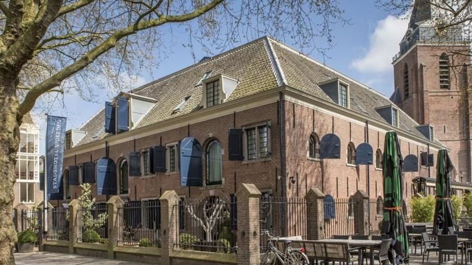 Van Rossum City Hotel Exterior