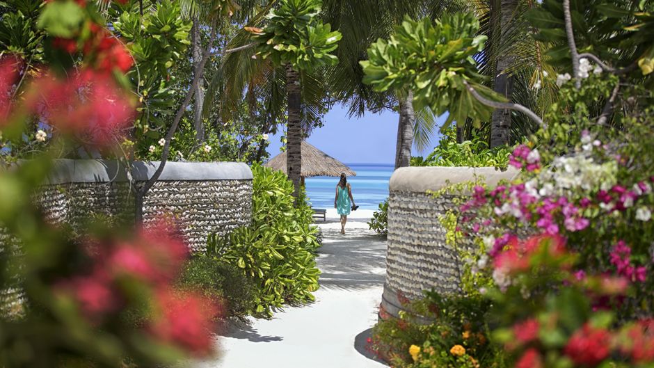 Four Seasons Resort at Kuda Huraa Exterior