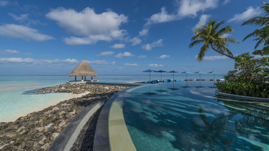Four Seasons Resort at Kuda Huraa Pool