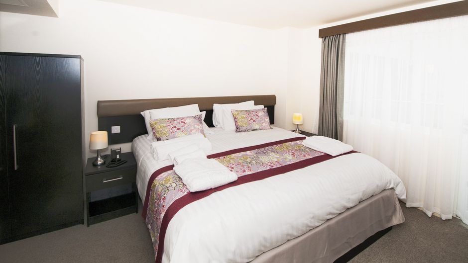 Mannin Hotel Room