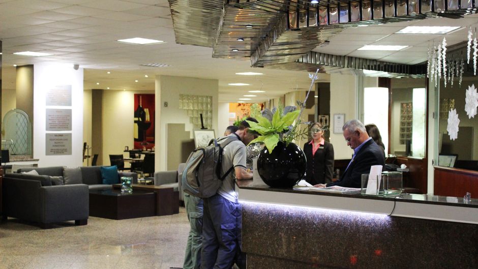 Hotel Fray Junipero Serra Lobby