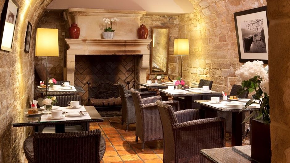 Des Deux Iles Hotel Restaurant