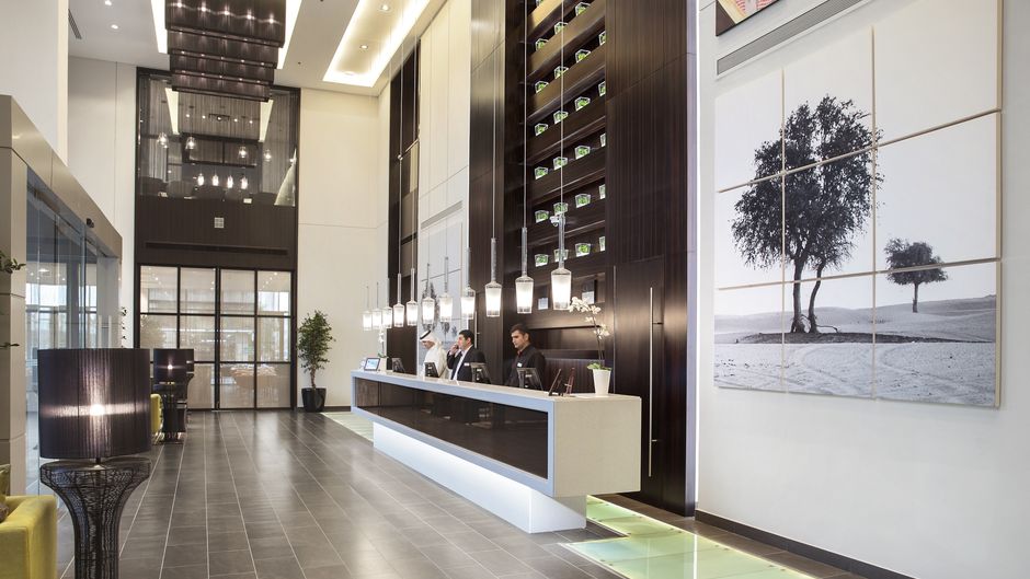 Centro Shaheen Lobby