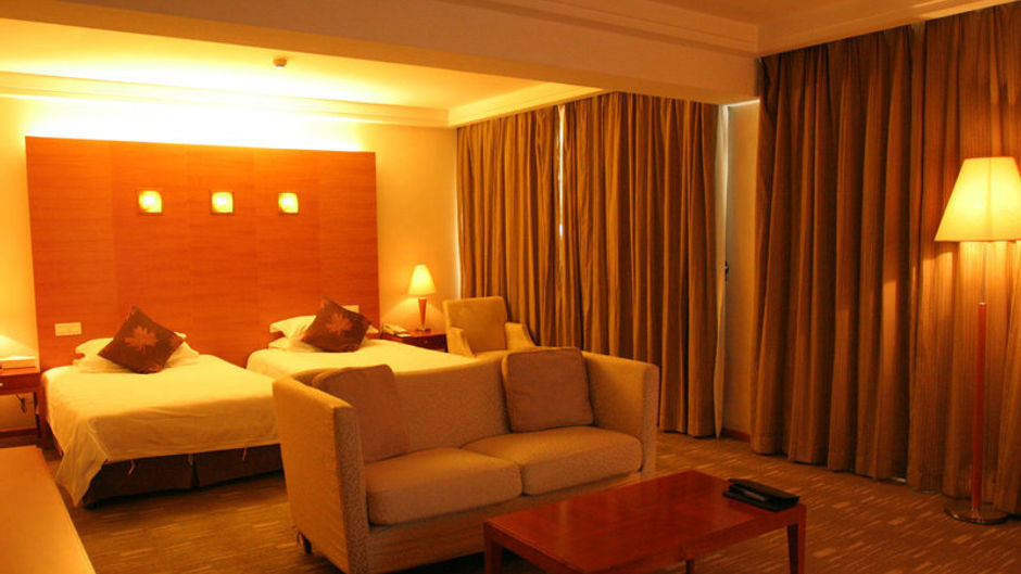 Hua-Yang Plaza Hotel Room