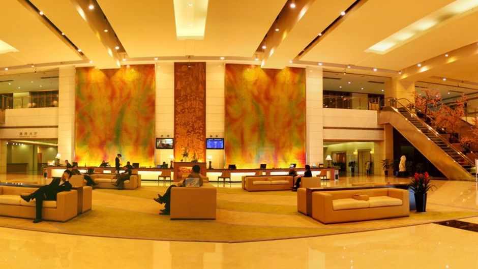 Hua-Yang Plaza Hotel Lobby