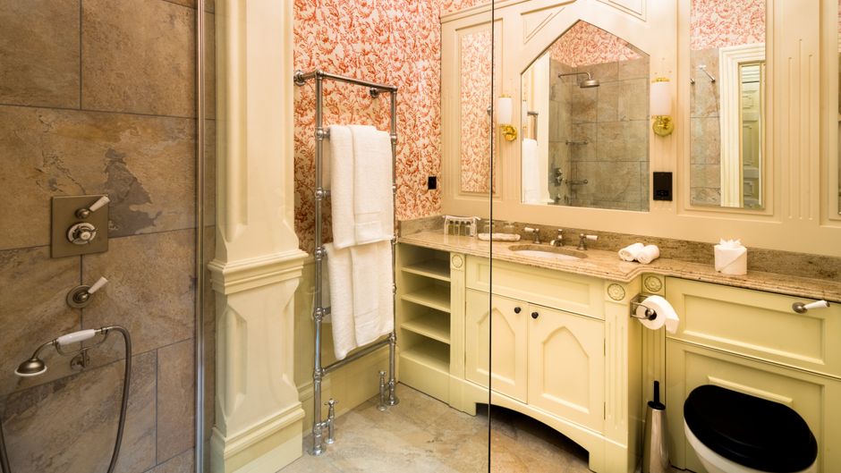 Crossbasket Castle Room