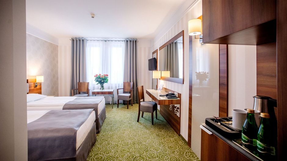 LORD Hotel & Conference Center Room