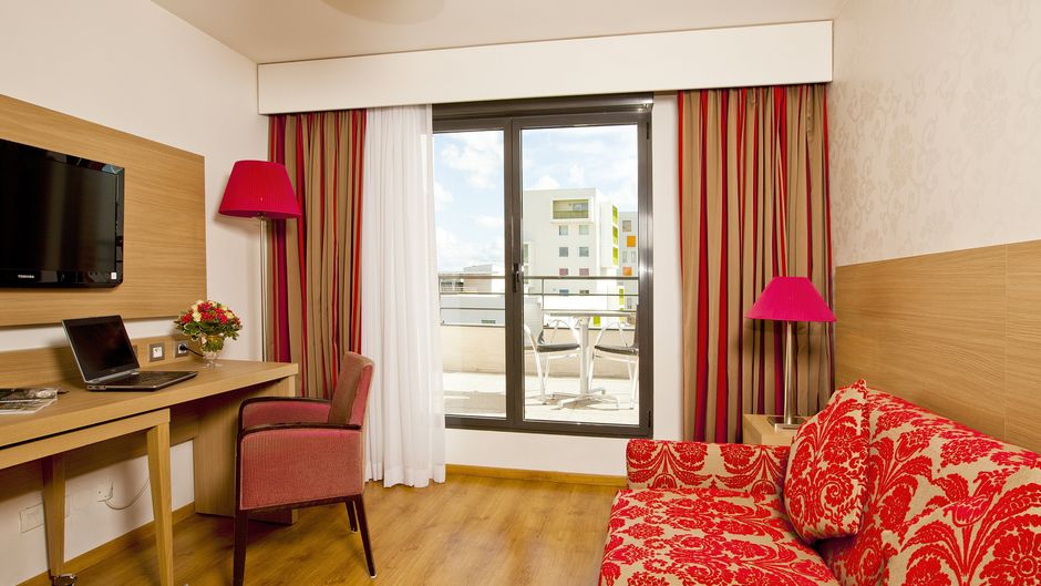 Residhome Appart Hotel Paris-Evry Room