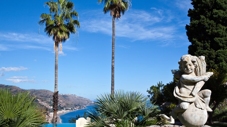 The Ashbee Hotel Exterior